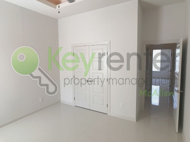 Building Photo - 3 Bed/2 Bath Townhome in Mcallen TX