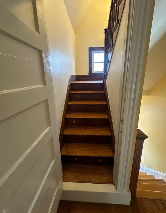 Building Photo - 28 Montfern Ave