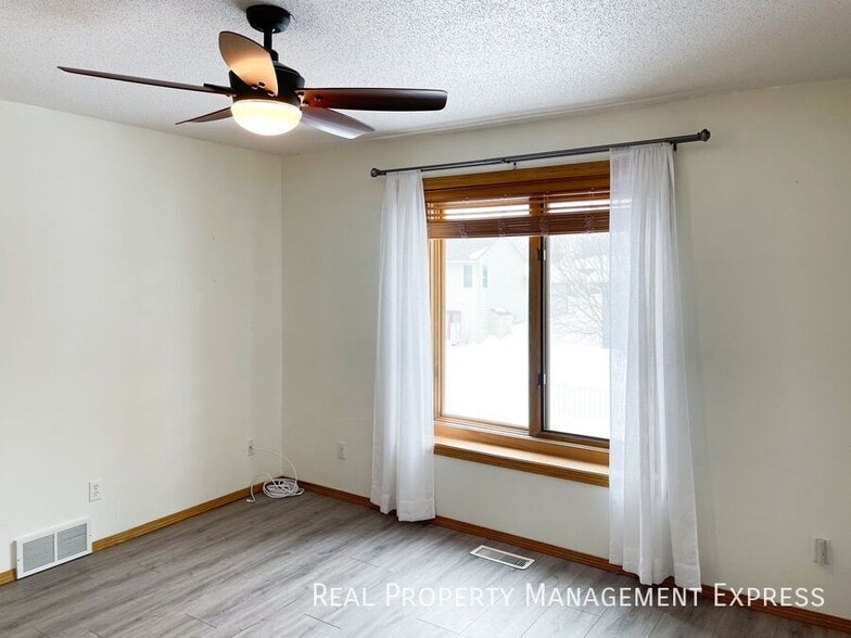 Building Photo - Coming soon: 4 Bedroom 3.5 Bathroom Single...