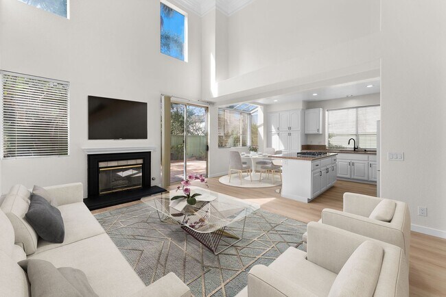 Building Photo - 4 Bed/2.5 Bath Vista Residence Beautifully...