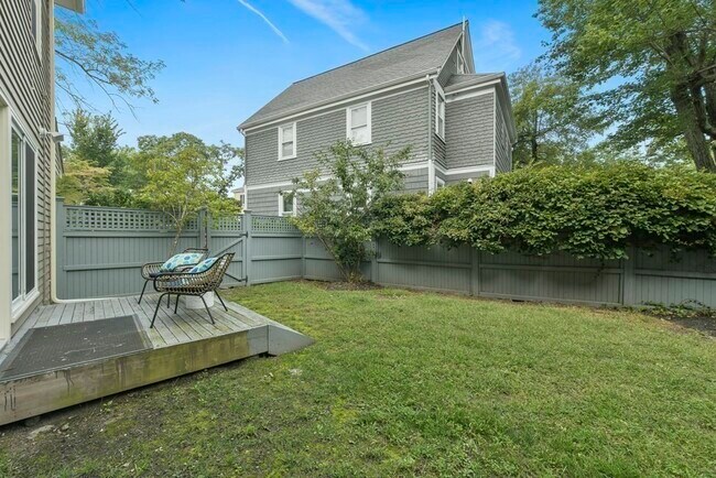 Building Photo - 30 Lowell St