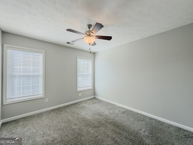 Building Photo - 593 Red Tip Ln