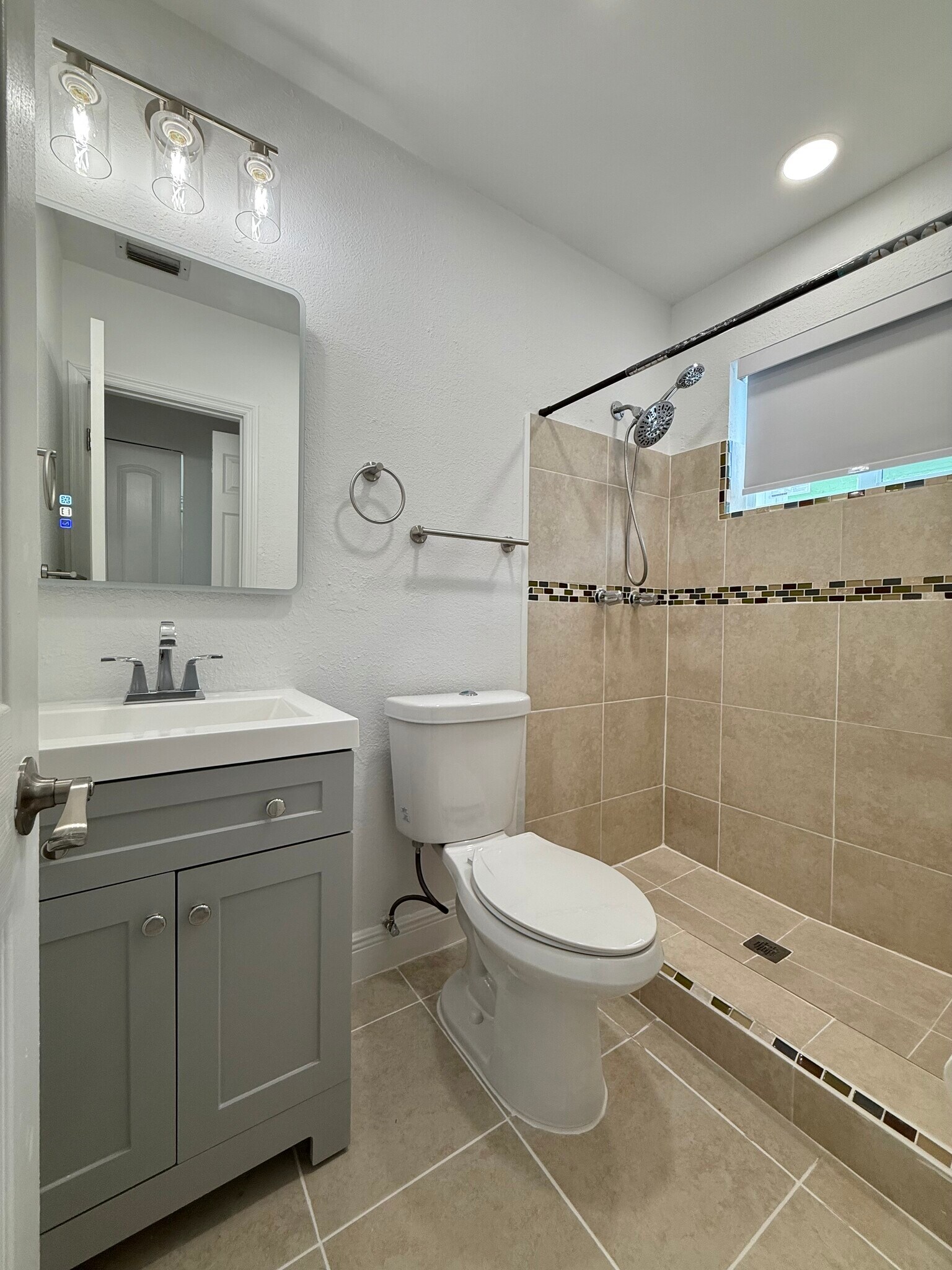 Master Bathroom - 821 SW 9th St