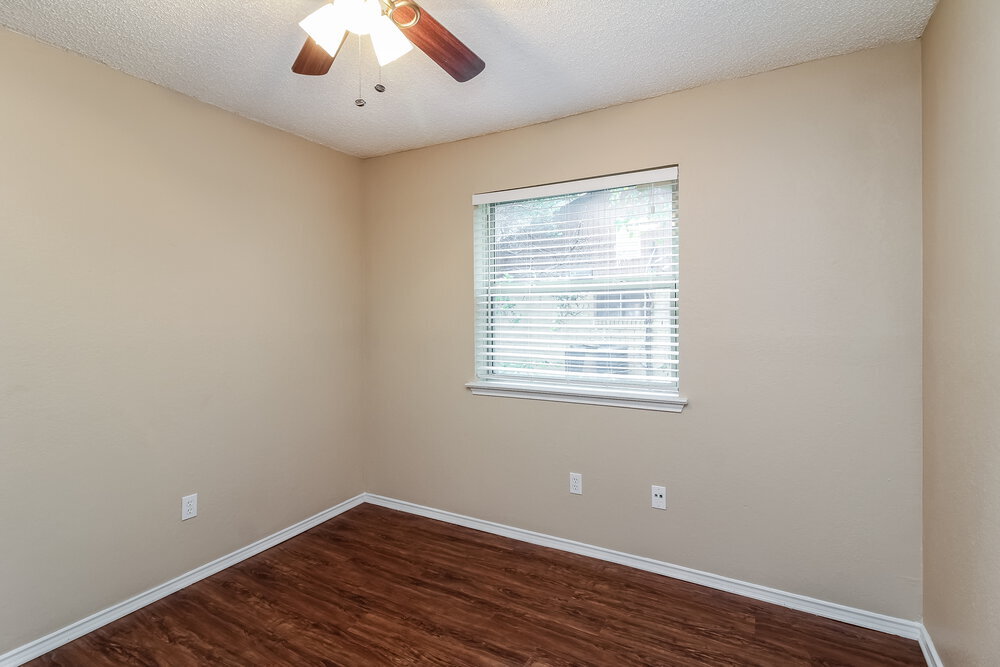 Building Photo - 405 Lemon Dr