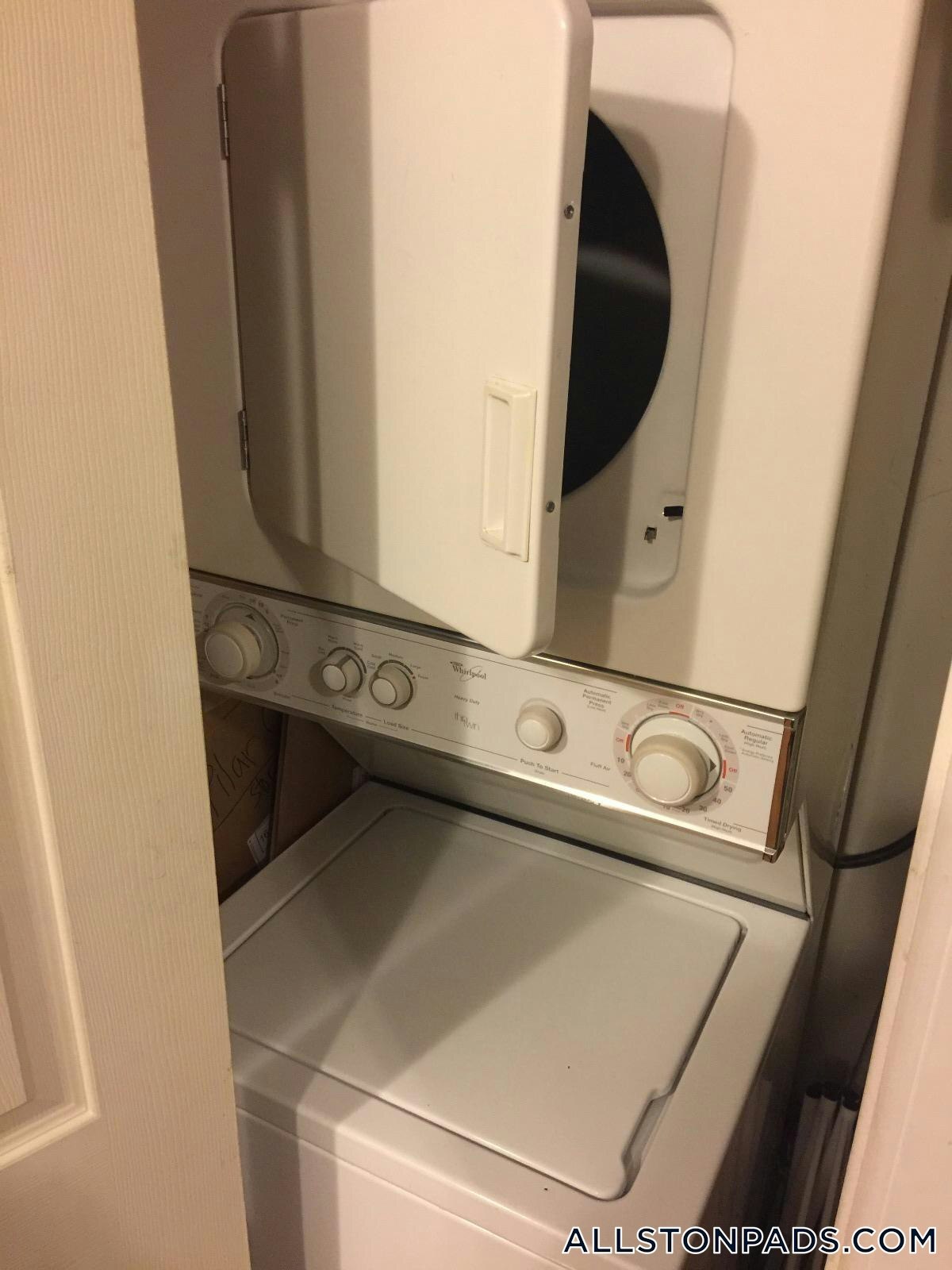 Building Photo - 23 St Lukes Rd