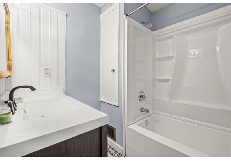 Building Photo - 3308 Kelwin Ave