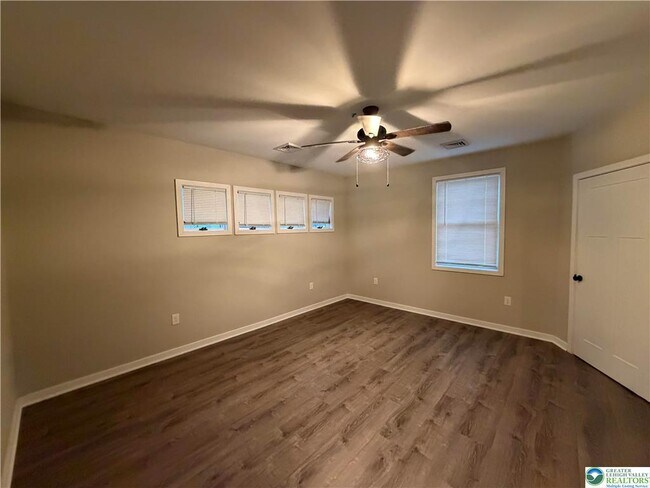 Building Photo - 7120 Suter Rd