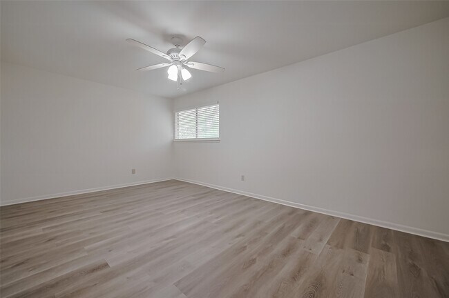 Building Photo - 10110 Margate Dr