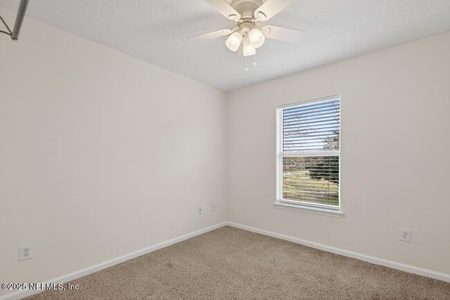 Building Photo - 411 Walnut Dr