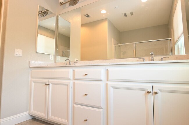 Building Photo - Stylish, Contemporary Campbell 4/2 home with Patio & Attached Garage