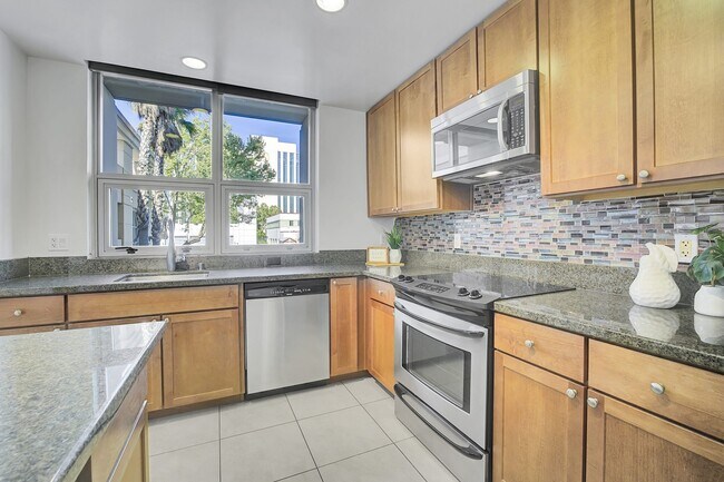 Building Photo - Saint