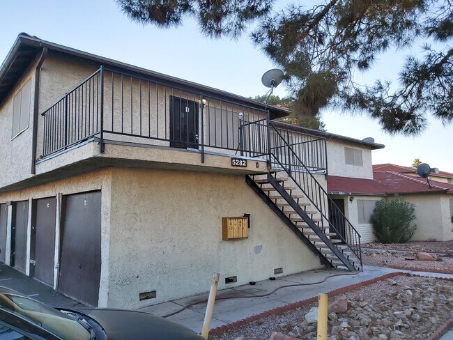 Primary Photo - 5282 S Maryland Pkwy