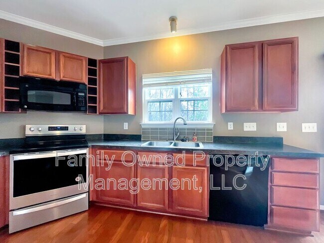 Building Photo - 320 Burton Ct