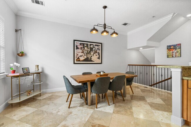 Building Photo - 25 Via Floresta Dr