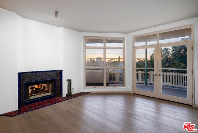 Building Photo - 2115 3rd St