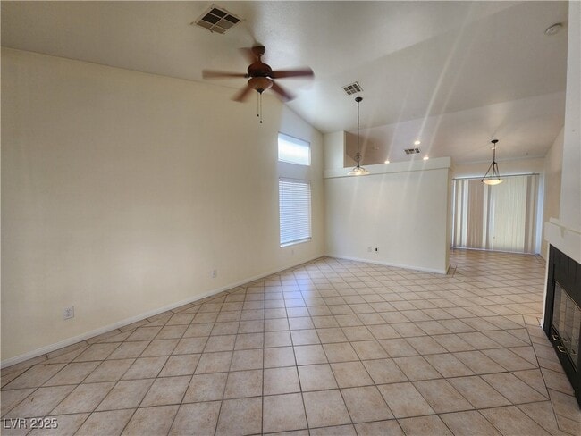 Building Photo - 1405 Iron Springs Dr