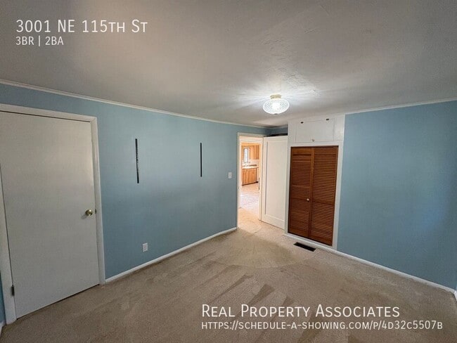 Building Photo - 3001 NE 115th St