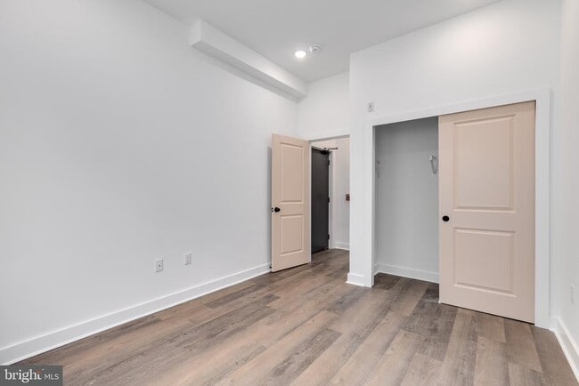 Building Photo - 927 N 42nd St