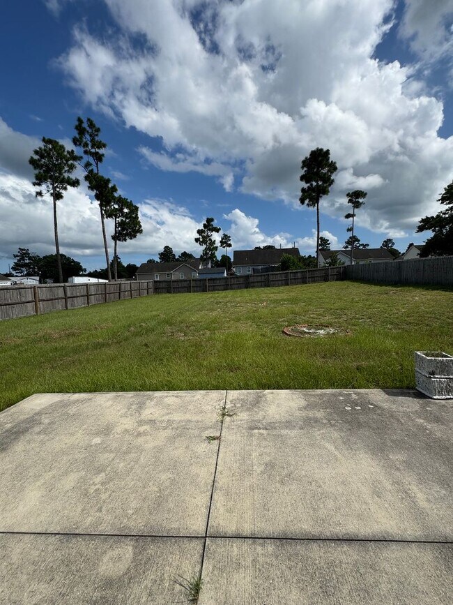 Building Photo - Sensational in Sagewood!