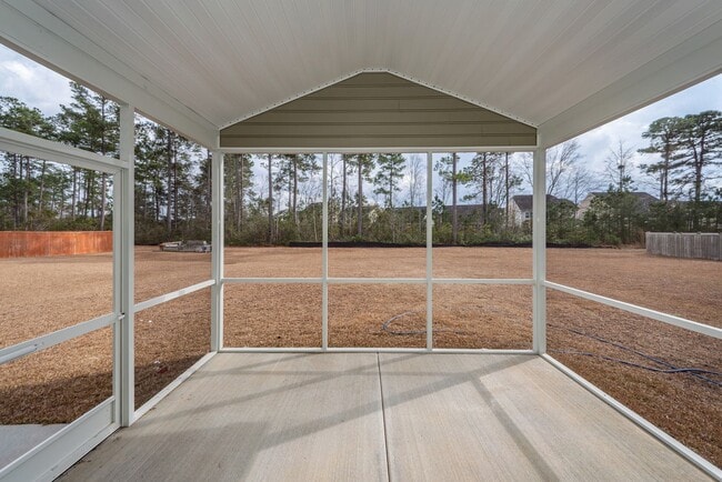 Building Photo - 4 Bedroom, 2.5 Bathroom Home in Cane Bay Plantation - Summerville