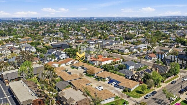 Building Photo - 186 E 21st St