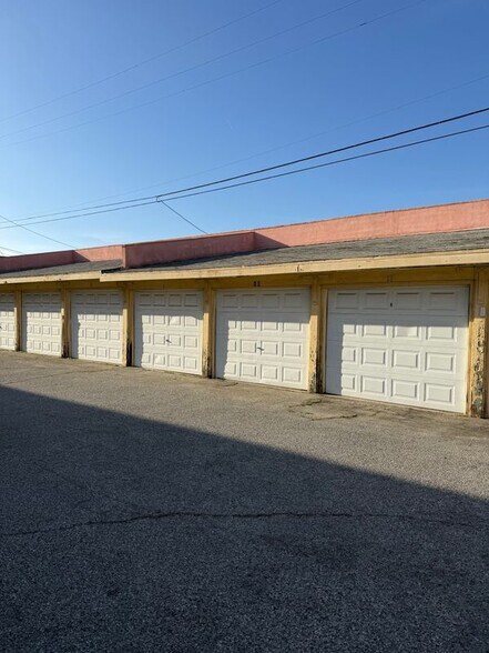 Building Photo - 3311 1/2 West 78th Street