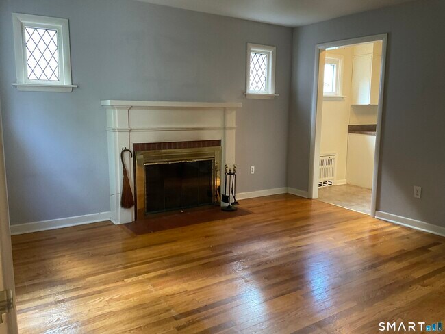 Building Photo - 278 N Elm St