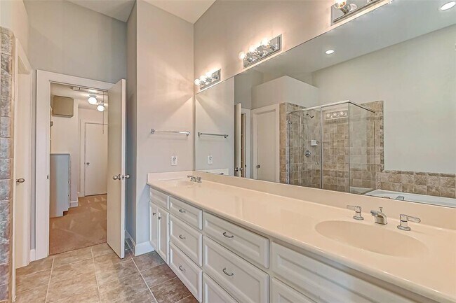 Building Photo - 2710 Hullsmith Dr