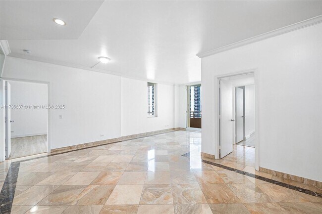 Building Photo - 888 Brickell Key Dr