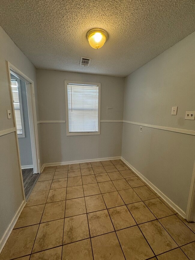 Building Photo - 1814 State St