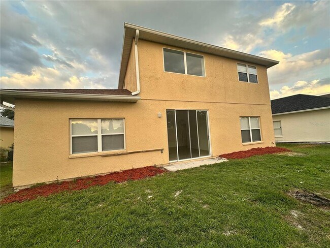 Building Photo - 2723 Star Grass Cir
