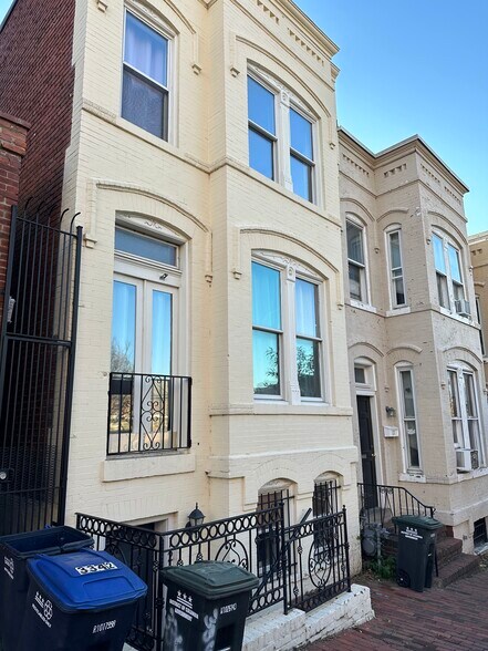 Building Photo - 1219 34th St NW