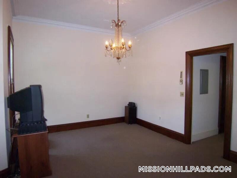 Building Photo - 15 Worthington St
