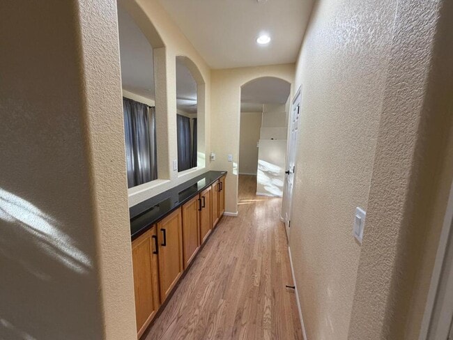 Building Photo - 10771 Mountshire Cir