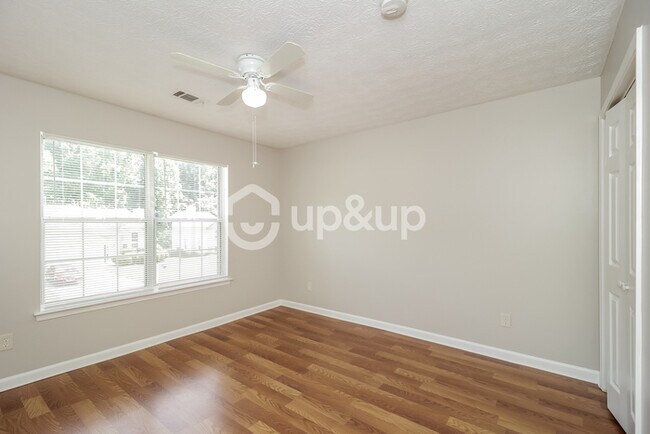 Building Photo - Fantastic 4bd/2.5ba home! Let yourself in!