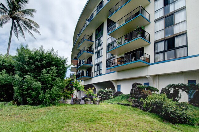 Building Photo - 2405 Kalanianaole St