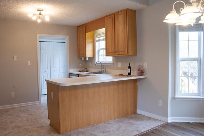 Building Photo - 1024 S Philwood Ct