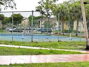 Building Photo - 301 Palm Way