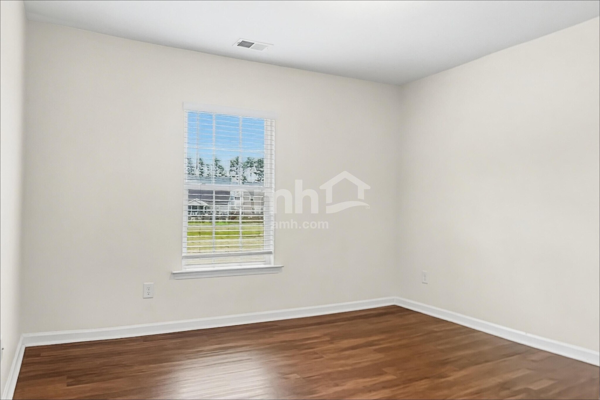 Building Photo - 518 Bush Dr
