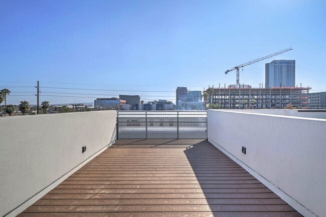 Building Photo - 504 E Roosevelt St