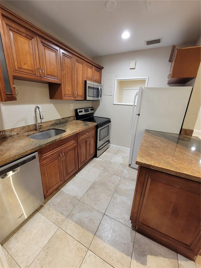 Building Photo - 1428 NW 6th Ave