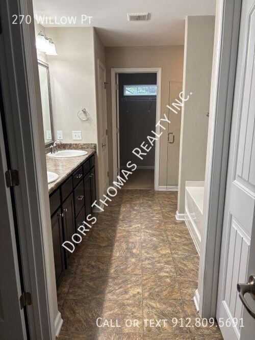 Building Photo - 270 Willow Point Cir
