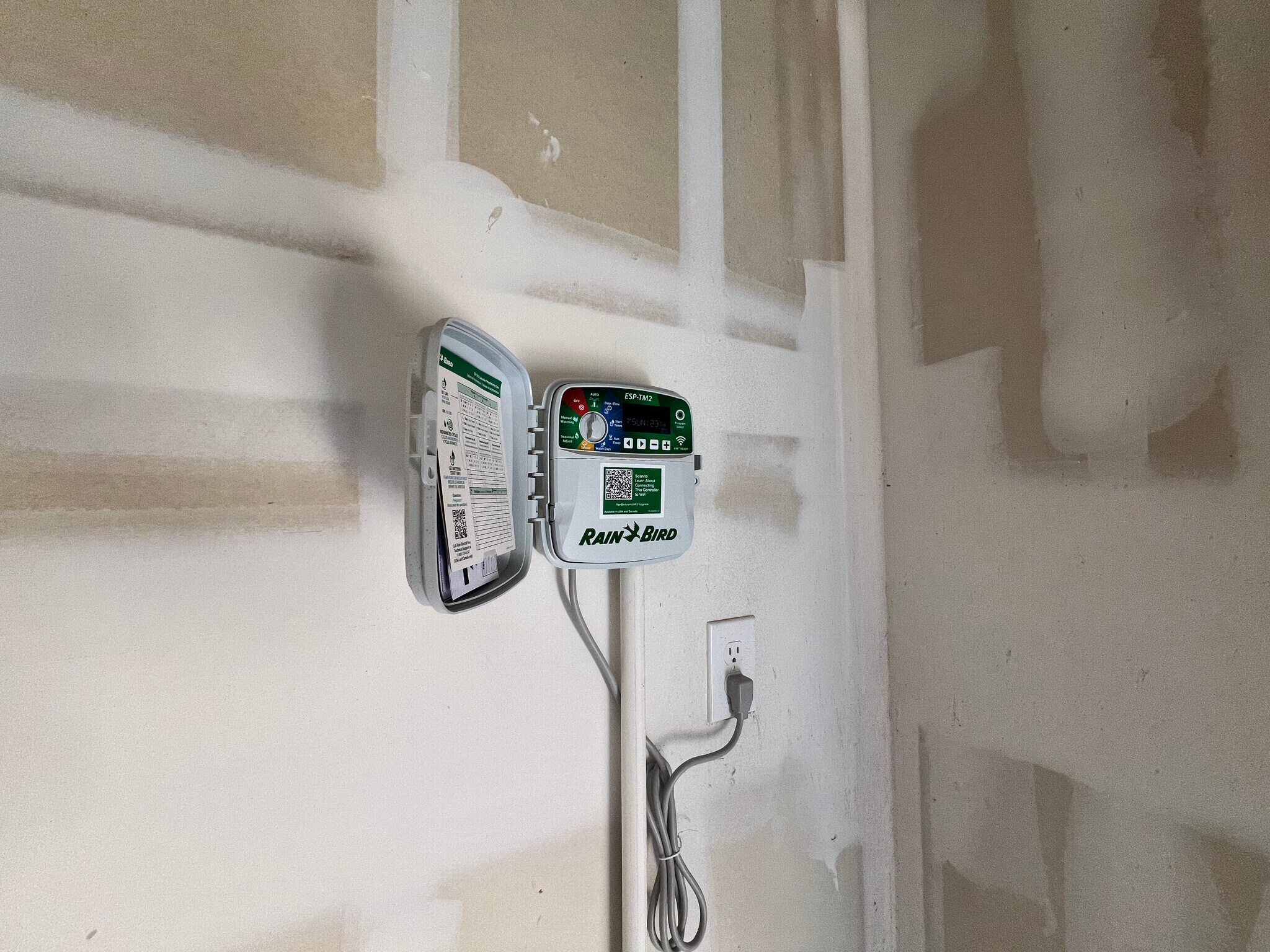 Sprinkler system - 486 Daphne Terrace St