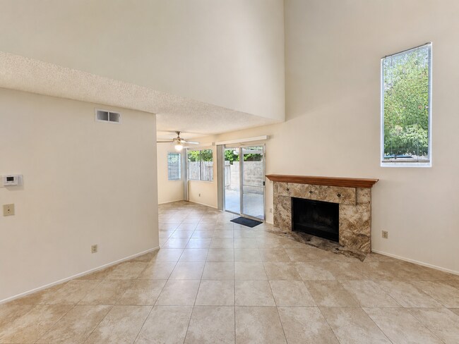 Building Photo - 3727 Mesa Oak Ln