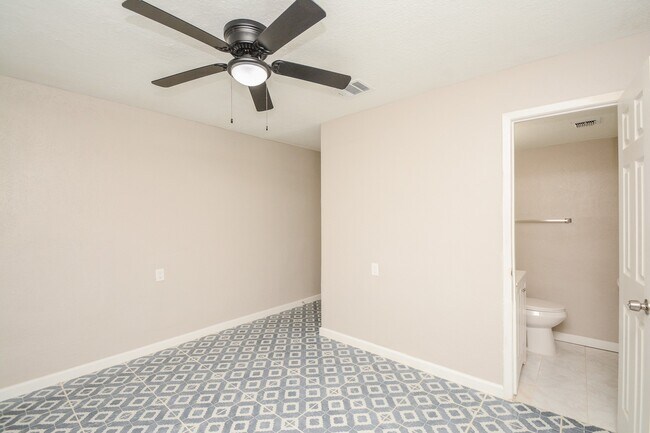 Building Photo - 1339 Tarberry Rd