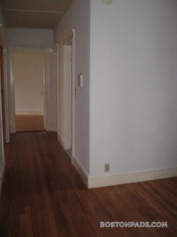 Building Photo - 137 Park Dr