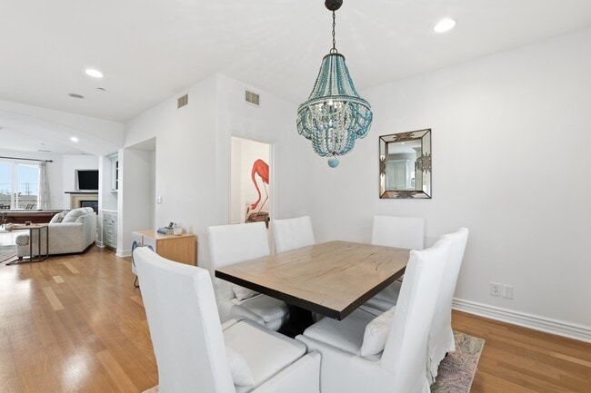 Building Photo - 424 N Broadway