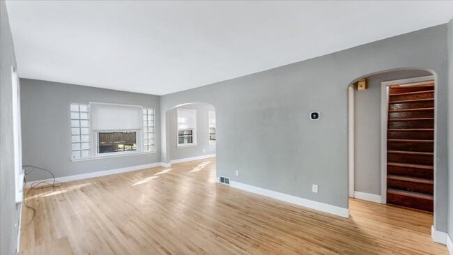 Building Photo - 828 15th St SW