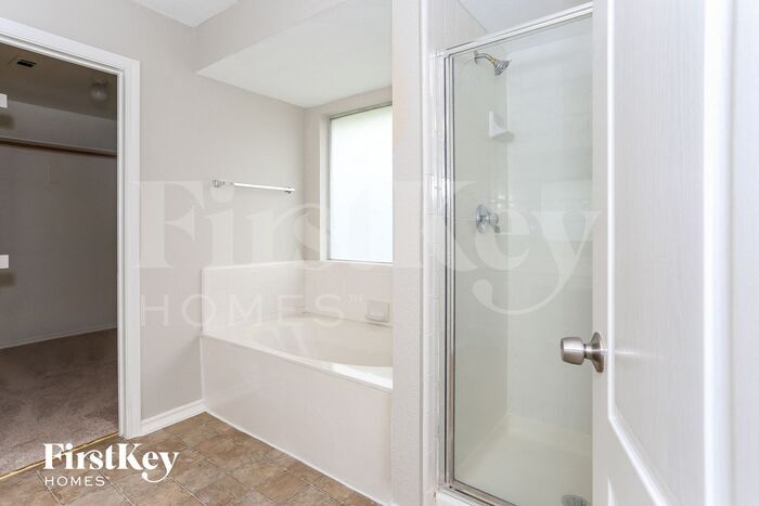 Building Photo - 6805 Longmeadow Dr
