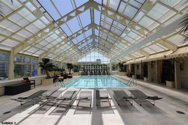 Building Photo - 526 Pacific Ave